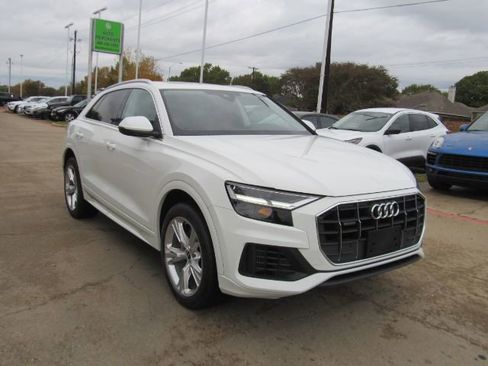 Used 2022 Audi Q8 Premium image 4