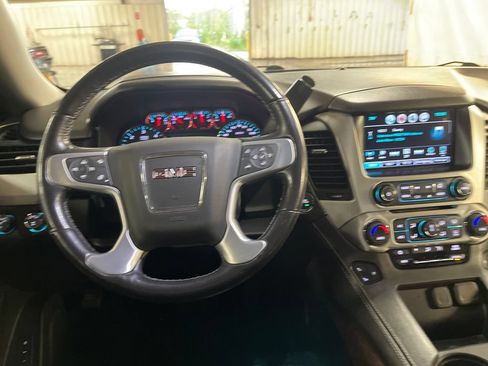 Used 2020 GMC Yukon SLT AWD/4WD image 18