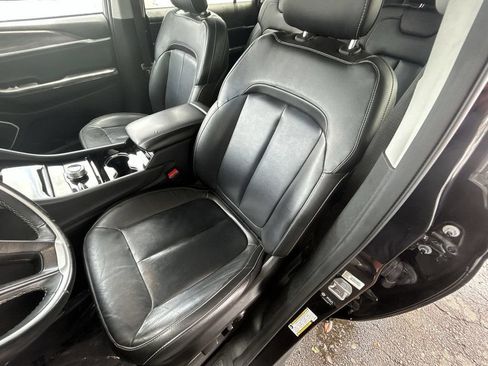Used 2022 Jeep Grand Cherokee L Limited AWD/4WD image 14