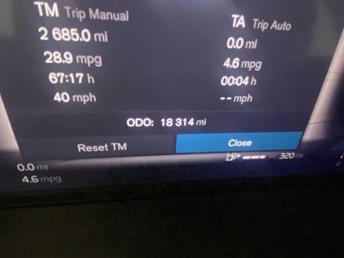 Certified 2025 Volvo XC40 B5 Core image 16