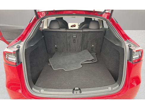 Used 2023 Tesla Model Y Long Range image 17