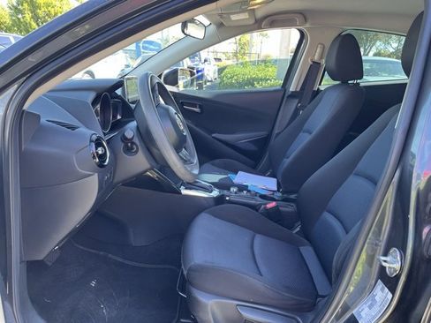 Used 2017 Toyota Yaris iA image 6