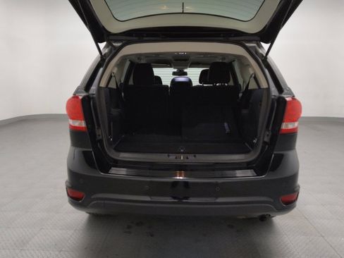 Used 2019 Dodge Journey SE image 29