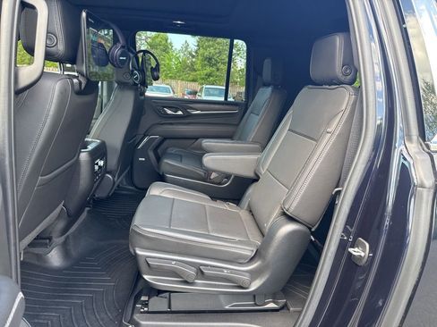 Used 2023 GMC Yukon XL Denali w/ Advanced Technology Package AWD/4WD image 41
