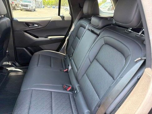 Used 2025 Chevrolet Equinox LT w/ Convenience Package II AWD/4WD image 12