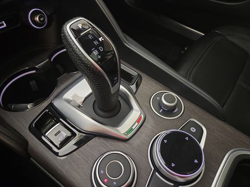 Used 2020 Alfa Romeo Giulia Ti w/ Nero Edizione image 24