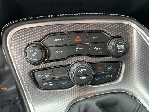 Used 2016 Dodge Challenger SRT Hellcat image 12