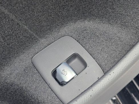 New 2026 Mercedes-Benz E 350 4MATIC Sedan image 34