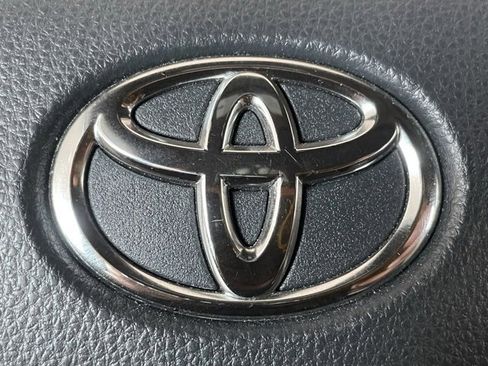 Used 2021 Toyota Sienna XSE image 14