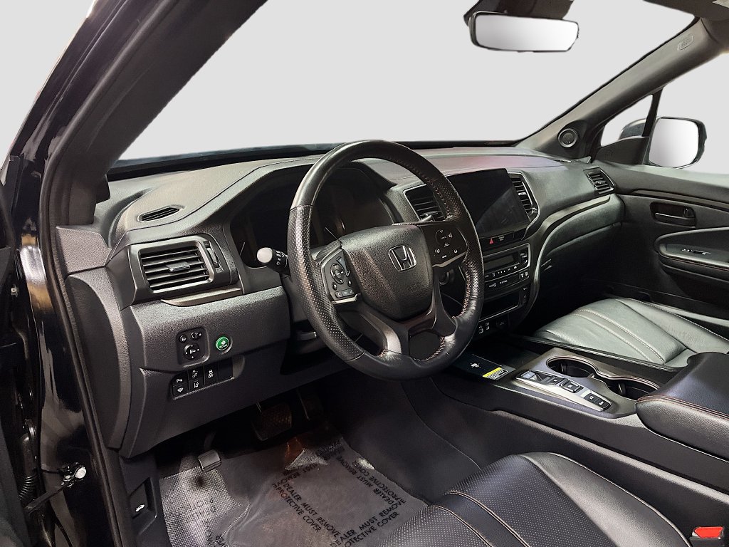 Used 2025 Honda Passport TrailSport image 9