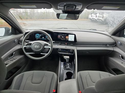 Used 2024 Hyundai Elantra SEL image 10