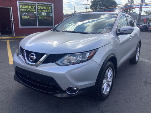 Used 2017 Nissan Rogue Sport SV w/ SV All-Weather Package image 3