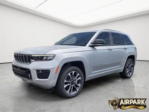New 2025 Jeep Grand Cherokee Overland w/ Adv Protech Group III image 8