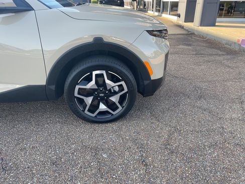 Certified 2024 Hyundai Santa Cruz Limited image 12