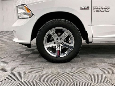 Used 2018 RAM 1500 Express w/ Express Value Package image 9