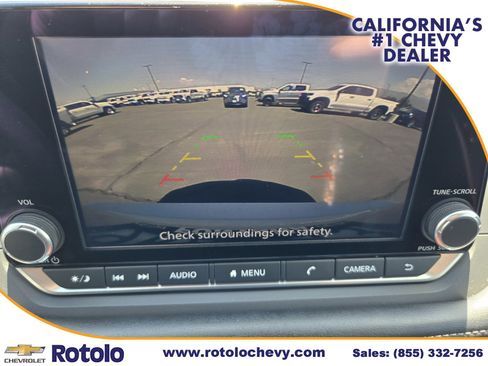 Used 2024 Nissan Rogue S image 27