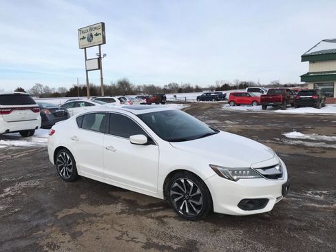 Used 2016 Acura ILX image 1