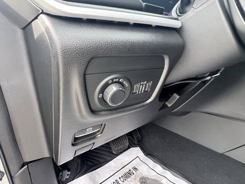 Used 2024 Jeep Grand Cherokee L Altitude image 13