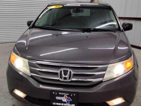 Used 2011 Honda Odyssey Touring image 2