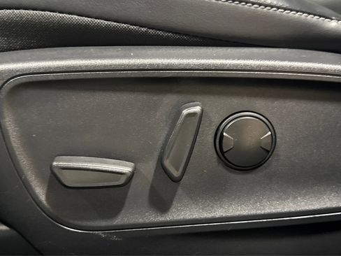 Used 2025 Ford Escape Platinum AWD/4WD image 19