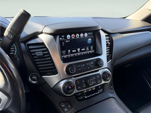 Used 2020 Chevrolet Suburban Premier image 22