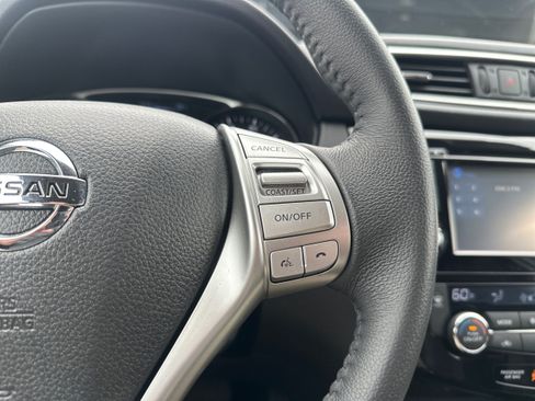Used 2016 Nissan Rogue SL AWD/4WD image 33