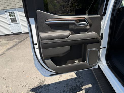 Used 2023 Chevrolet Silverado 1500 RST w/ Convenience Package II AWD/4WD image 17