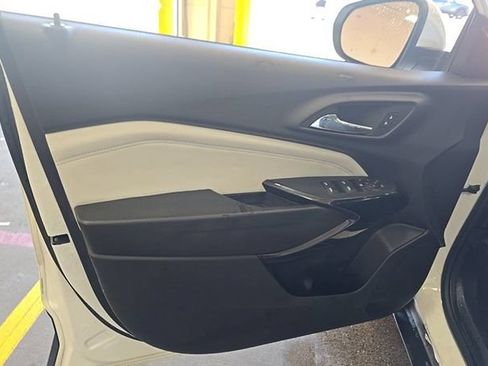 Used 2024 Chevrolet Trax LT w/ Driver Confidence Package FWD image 16