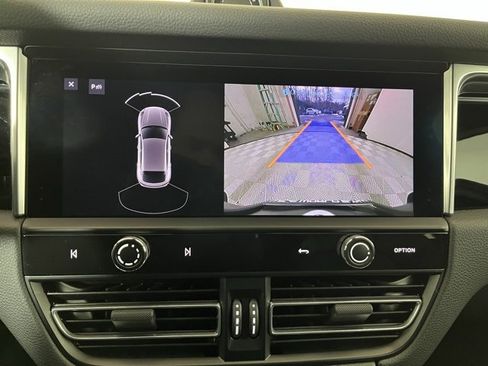 Used 2023 Porsche Macan image 17