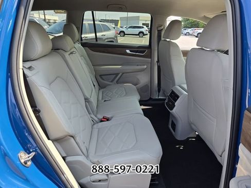 Used 2026 Volkswagen Atlas SE FWD image 17