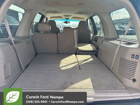 Used 2004 Ford Expedition XLT image 11