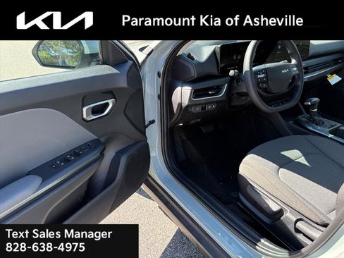 New 2025 Kia K4 LXS image 14