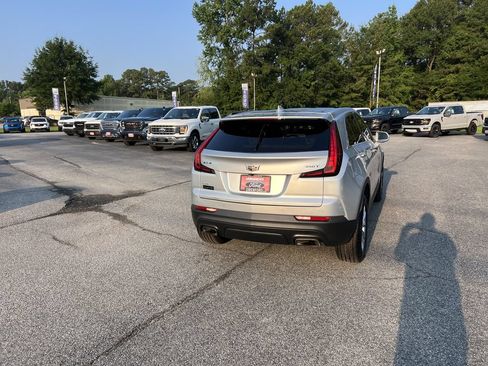 Used 2020 Cadillac XT4 Luxury w/ Cold Weather Package AWD/4WD image 6