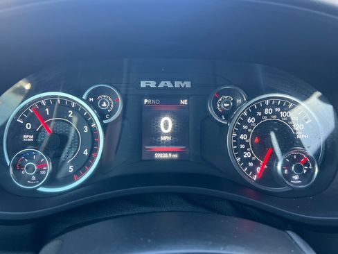 Used 2024 RAM 3500 Big Horn w/ Sport Appearance Package image 26