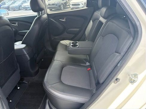 Used 2011 Hyundai Tucson GLS FWD image 9