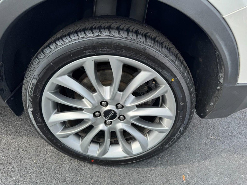 Used 2017 Lincoln MKC Reserve FWD image 7
