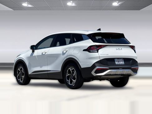 Used 2023 Kia Sportage LX FWD image 3