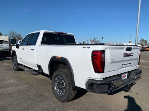 New 2025 GMC Sierra 2500 SLT w/ SLT Convenience Package AWD/4WD image 10