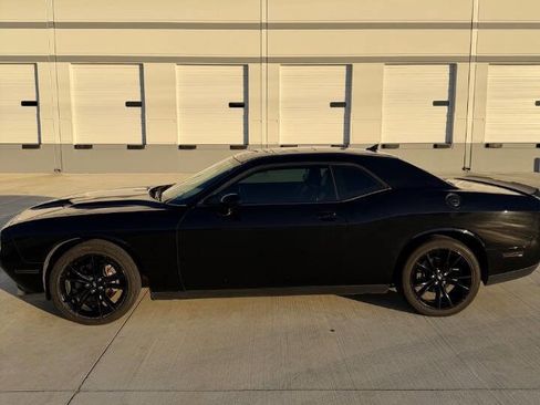 Used 2017 Dodge Challenger SXT Plus RWD image 6