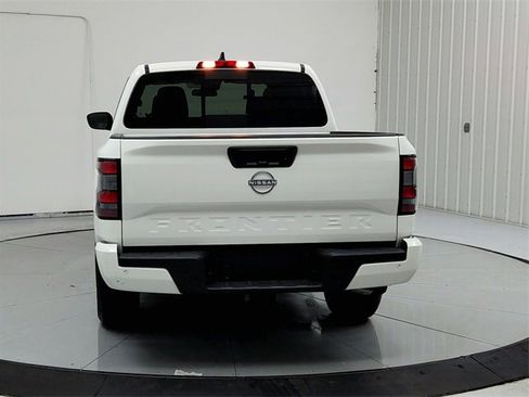 Used 2025 Nissan Frontier SV w/ SV Convenience Package image 6
