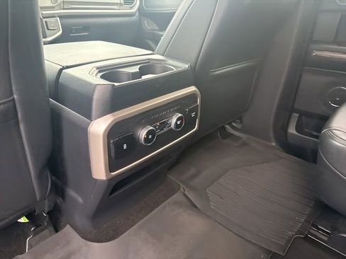 Used 2022 Ford Expedition XLT AWD/4WD image 5
