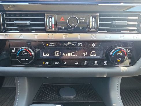 New 2026 Nissan Pathfinder SL FWD image 17