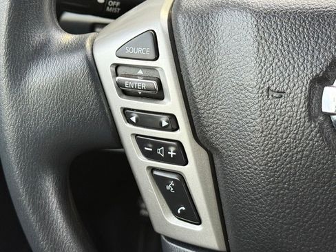 Used 2019 Nissan Titan S AWD/4WD image 25