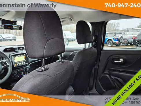 Used 2023 Jeep Renegade Latitude image 22