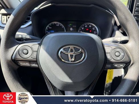 Used 2021 Toyota RAV4 LE AWD/4WD image 20