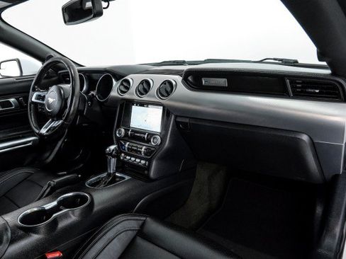 Used 2018 Ford Mustang GT Premium w/ Black Accent Package RWD image 10
