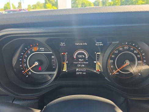 Used 2024 Jeep Wrangler Unlimited Sahara w/ Technology Group AWD/4WD image 13