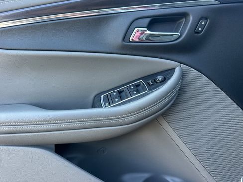 Used 2017 Chevrolet Impala LT w/ Leather Package image 11