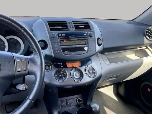 Used 2011 Toyota RAV4 Limited w/ Limited Extra Value Pkg FWD image 6