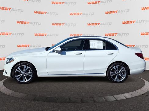 Used 2018 Mercedes-Benz C 300 4MATIC Sedan image 2